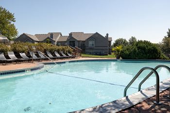 Hawthorne apartment homes - dive into comfort